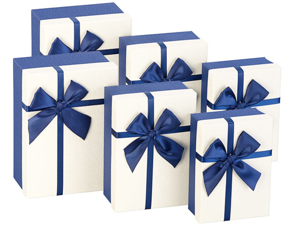 6 paquets-cadeaux avec boucle bleue
