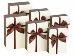 6 paquets-cadeaux avec boucle brune