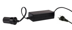 Convertisseur de tension 230 V vers 12 V / 5 A / 60 W avec câble 175 cm Tristar . Idéal pour les petits appareils jusqu'à 60 W