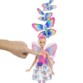Le bouton sur la poitrine de la Barbie fée Papillon blonde.